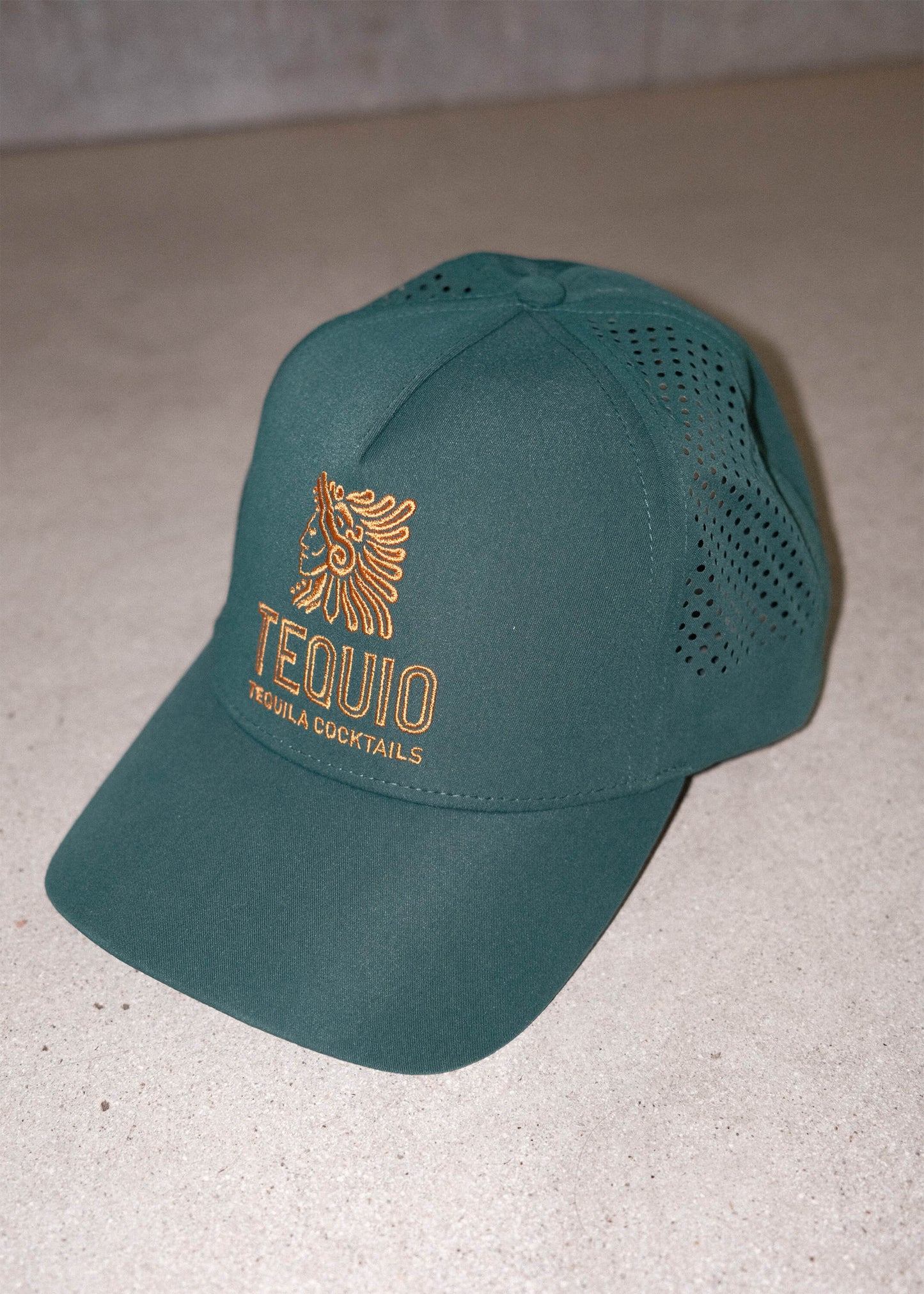 Tequio Hat : La Primera Edición